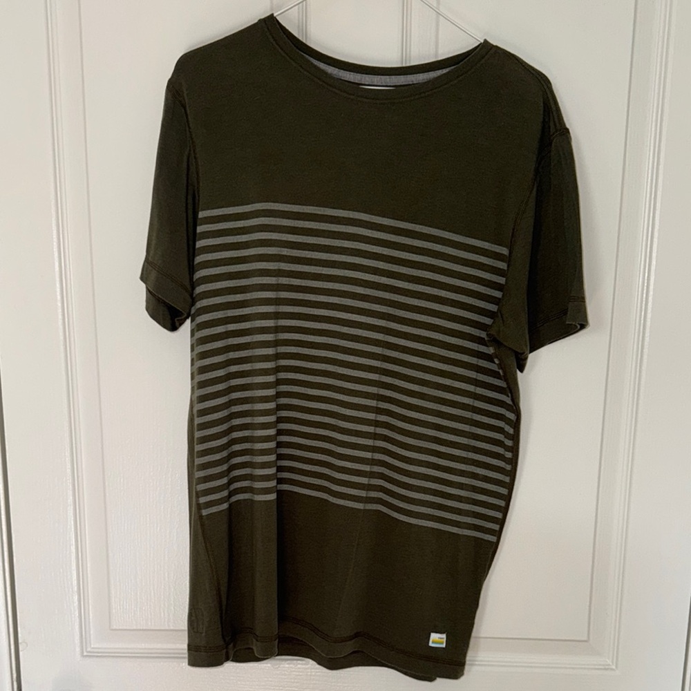 Vuori Green and Gray Short Sleeve Tee with Olive Stripes